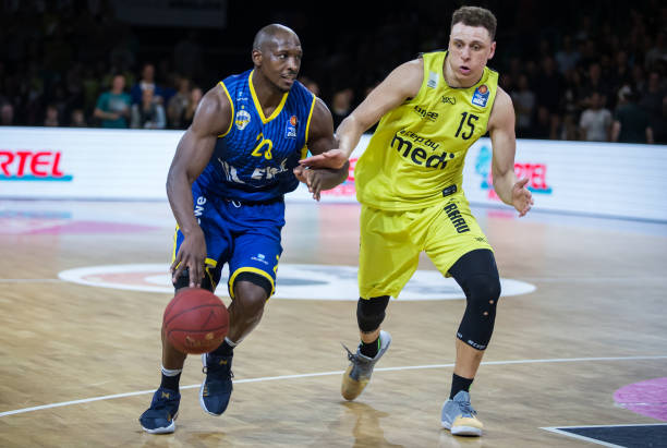 当面对加拿 当面对加拿