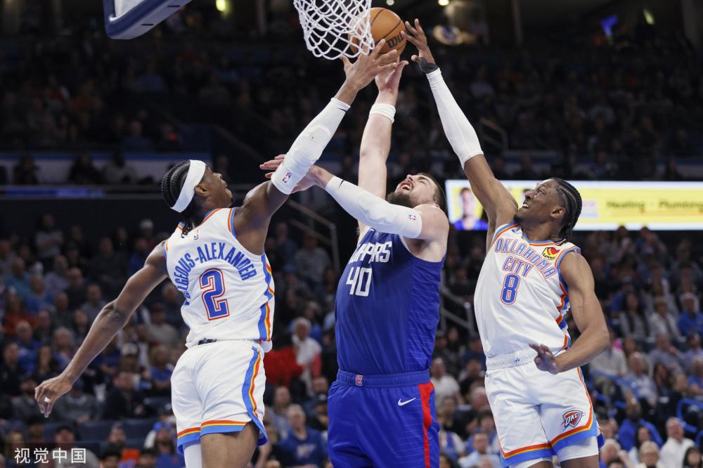 他的表现显 他的表现显