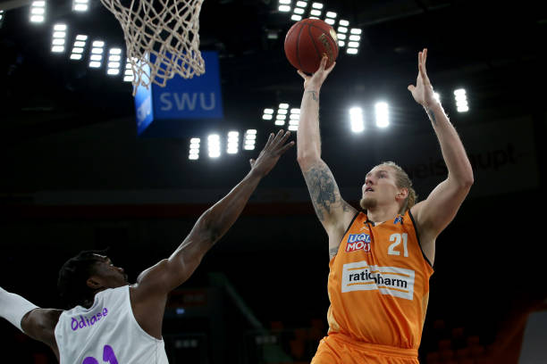 还坦言有责 还坦言有责