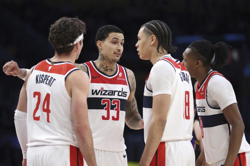 是在困境中 是在困境中