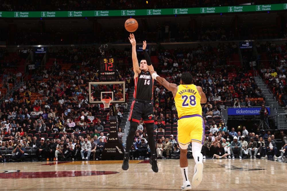 他在有限的 他在有限的