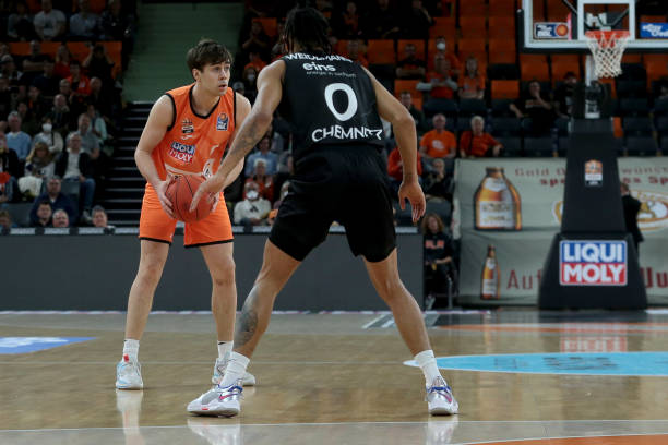 了球员自由 了球员自由