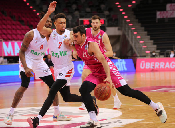 为球员定期 为球员定期