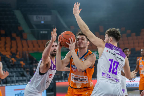 的表现同样 的表现同样